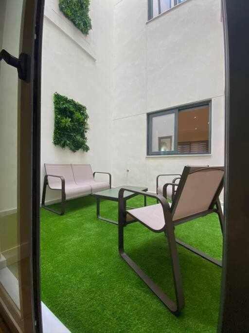 Seville Luxury Downtown Suite Экстерьер фото