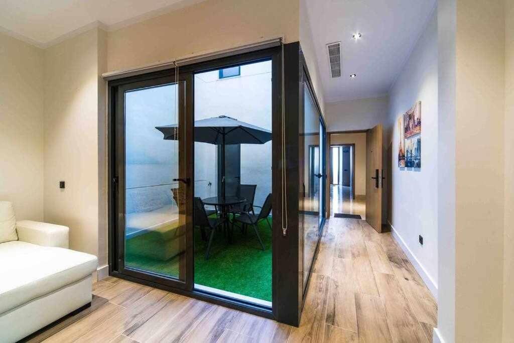 Seville Luxury Downtown Suite Экстерьер фото